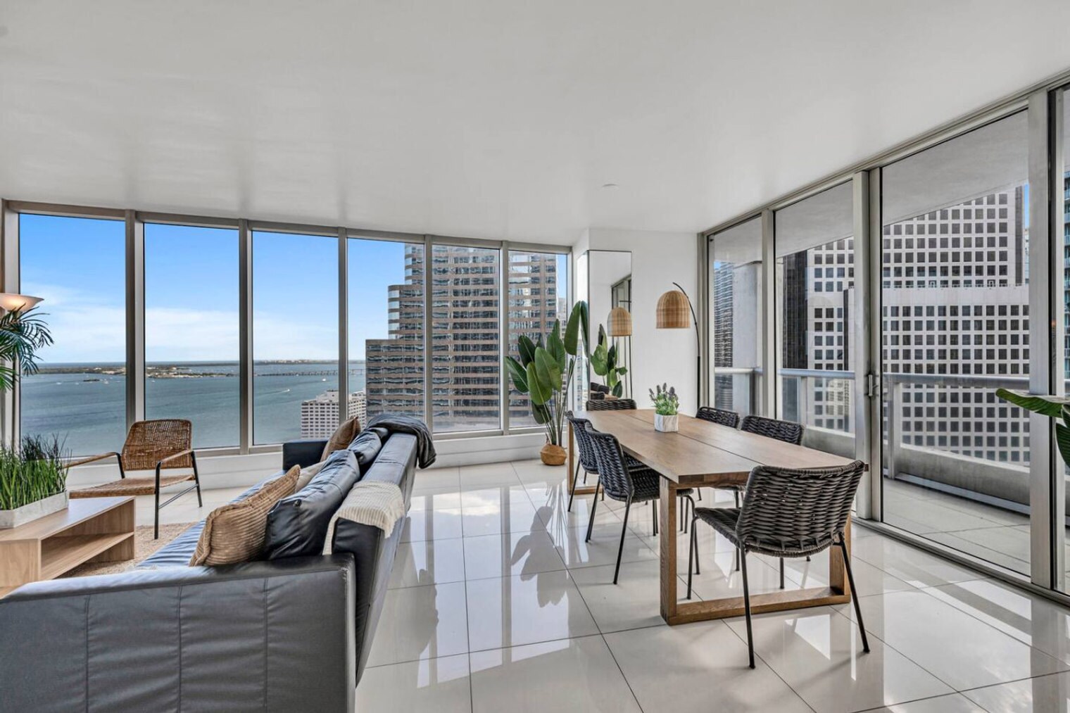 Building Photo - 485 Brickell Ave