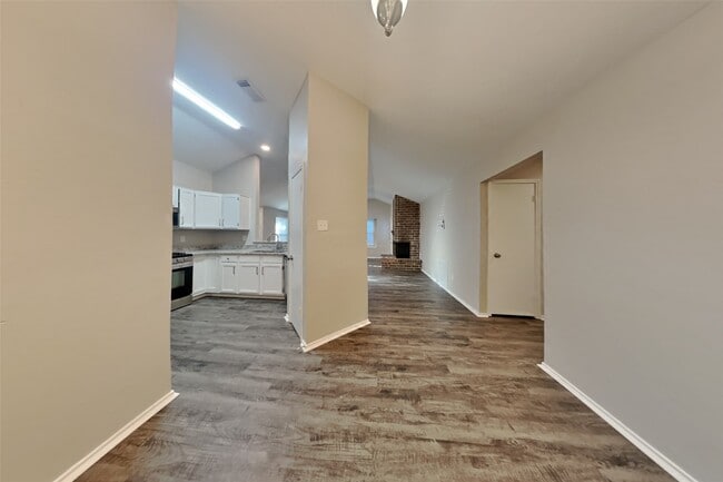 Building Photo - 1511 Miller Ave