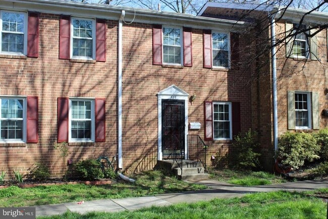 Building Photo - 503 S Patrick St