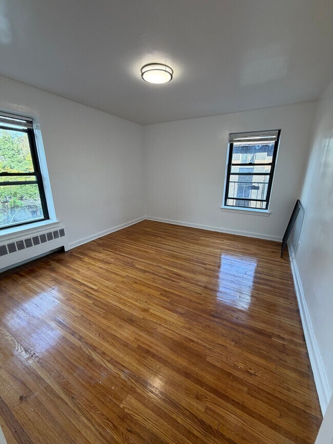Building Photo - 457 Highland Ave