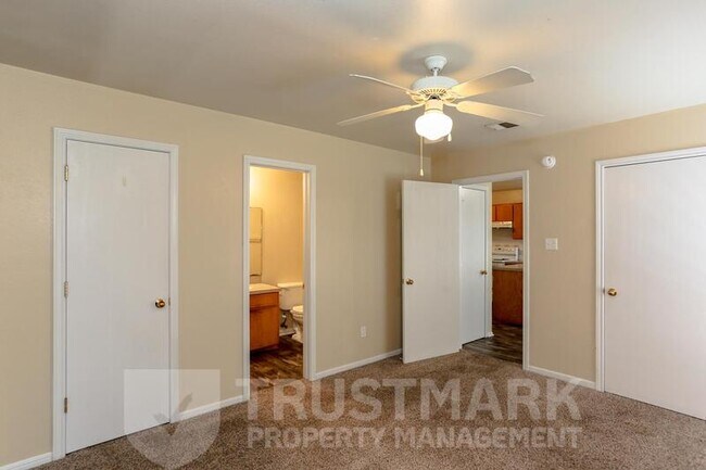 Building Photo - 310 S 40th St