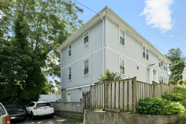 Primary Photo - 79 Charlesbank Rd