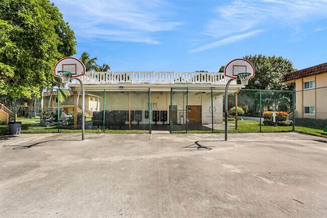 Building Photo - 2719 NW 39th Terrace