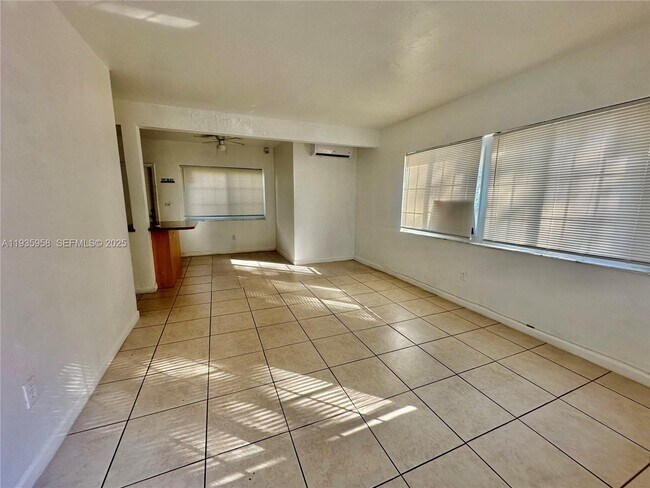 Building Photo - 745 NE 122nd St