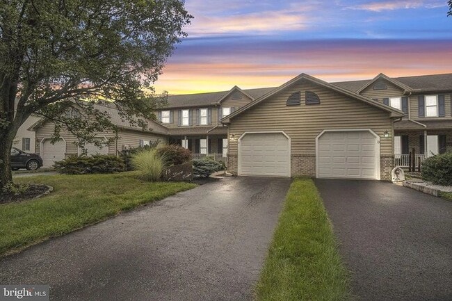 Building Photo - 15 Lenox Ct