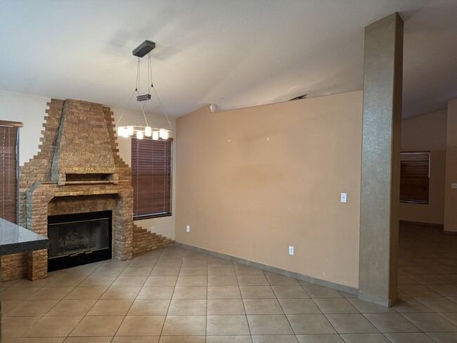 Building Photo - 8214 James Grayson Dr