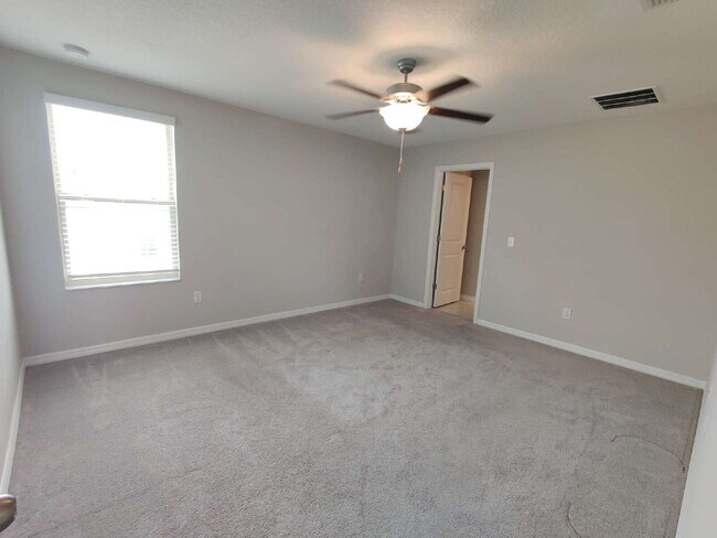 Building Photo - 7127 Samuel Ivy Dr