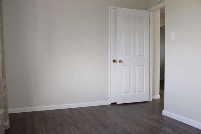 Building Photo - 7905 Julia Ct