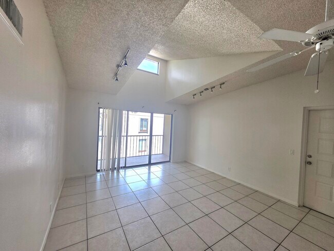 Building Photo - 203 Foxtail Dr