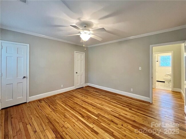 Building Photo - 204 N Laurel Ave