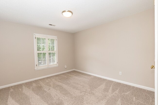 Building Photo - Meticulous Four Bedroom Dream Home!