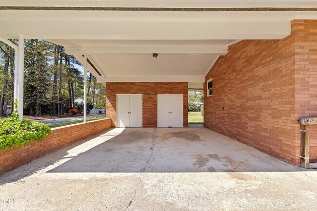 Building Photo - 1114 S 2nd St