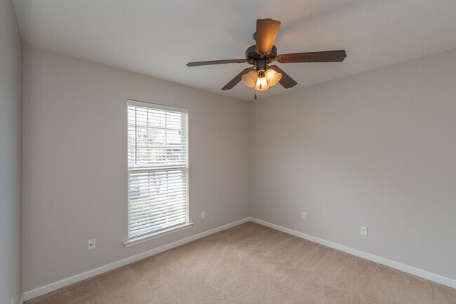 Building Photo - $1,150 - 2 Bed/2 Bath house in Harlem, with all appliances!