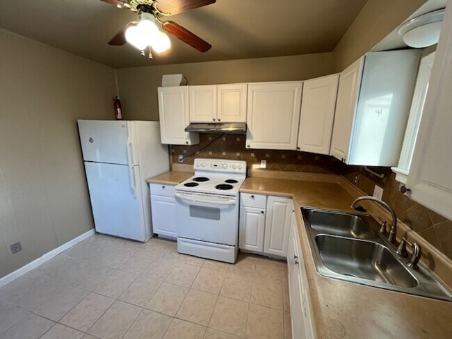 Building Photo - 125-131 Chase Rd