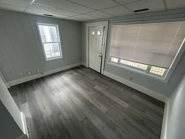 Building Photo - 535 Milton St