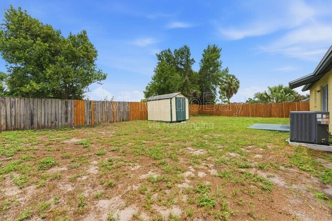 Building Photo - 6406 Axelrod Rd