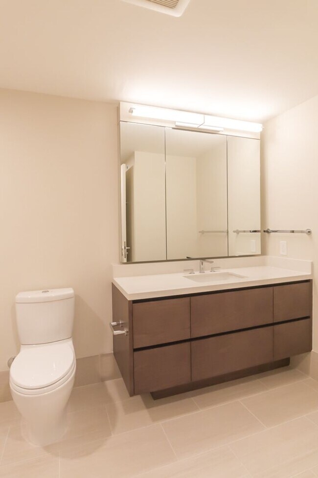 Building Photo - 1Bd/1Ba Seattle Condo