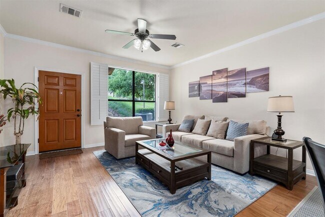 Building Photo - 2101 Town Centre Dr