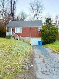 Building Photo - Beautiful and Fully renovated 4bd 2ba house in Penn Hills!