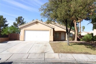 Building Photo - 301 Laguna Glen Dr