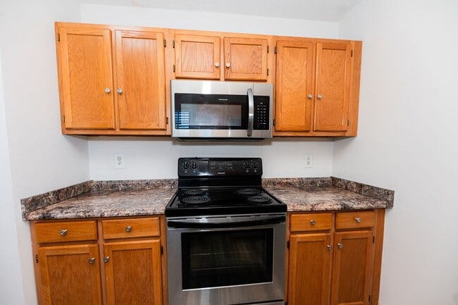 Building Photo - Charming 3Bed/2Bath house with 1 car garage in Greensboro