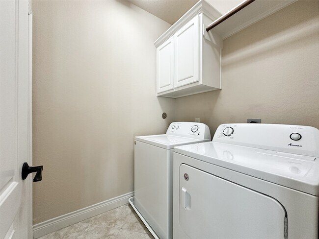 Building Photo - 23 Jonquil Pl
