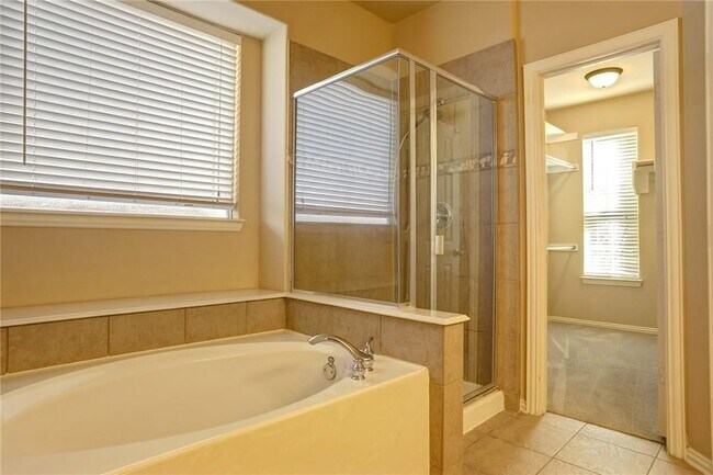 Building Photo - 13393 Mondovi Dr