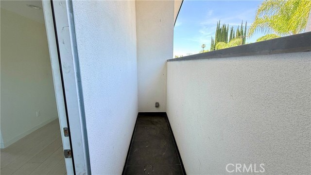 Building Photo - 16015 Acre St