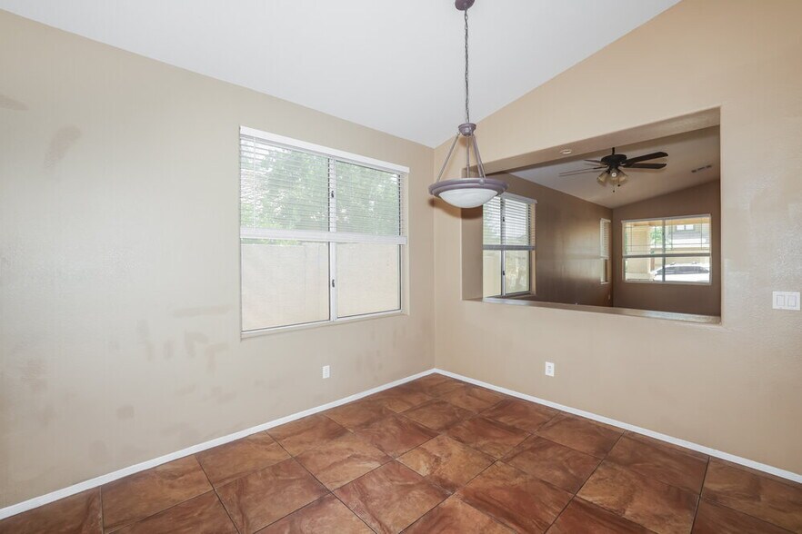 Building Photo - 7010 W Irma Ln