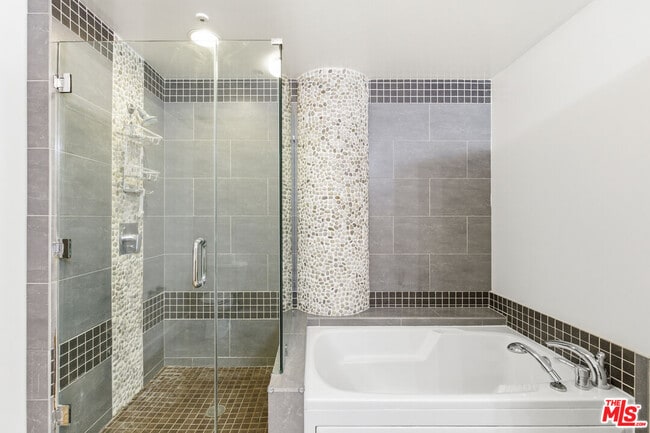 Building Photo - 1130 Flower St