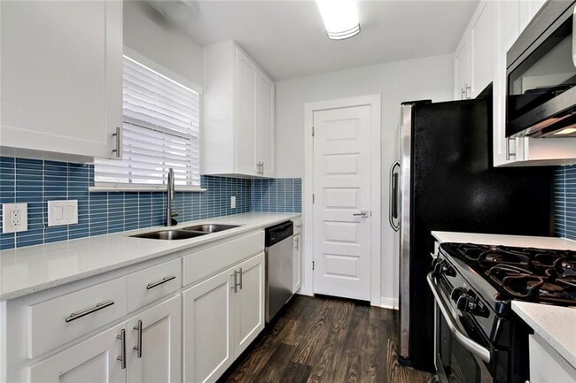 Building Photo - 6103 Hyside Dr