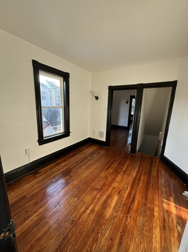 Building Photo - 726 Sassafras St