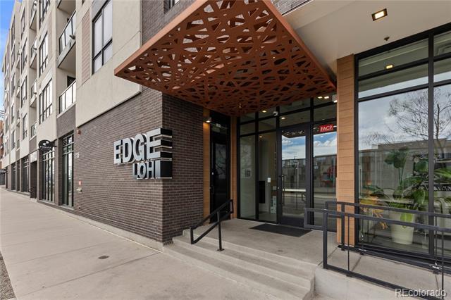 Building Photo - 1735 Central St