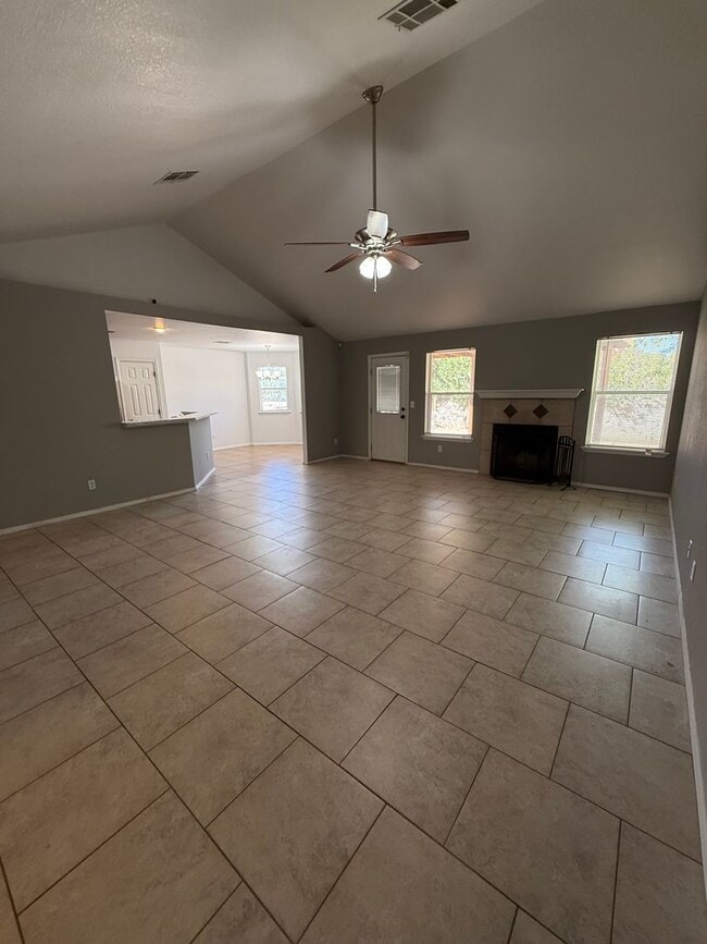 Building Photo - 4 Bedroom Home in Sonoma Ranch