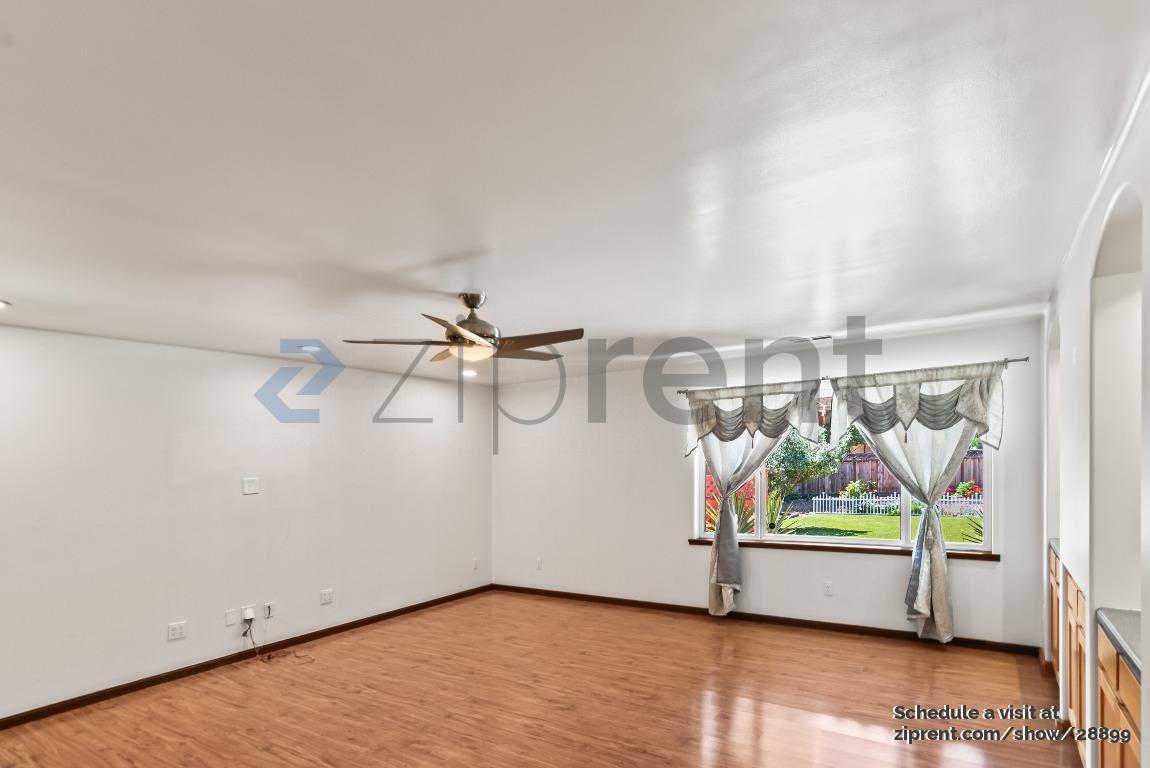 Building Photo - 41345 Roberts Ave
