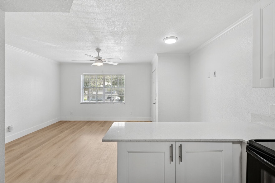 Building Photo - The William at Westshore