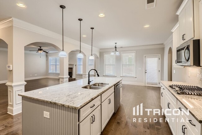 Building Photo - 273 Enfield Ln