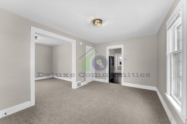Building Photo - SHORT TERM LEASE!!! Beautiful Remodeled 3 Bedroom- West Side!