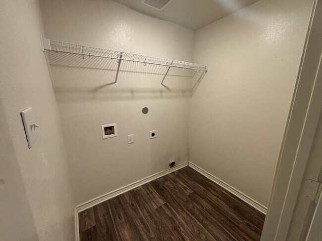 Building Photo - 201 Sunnymeade Ln