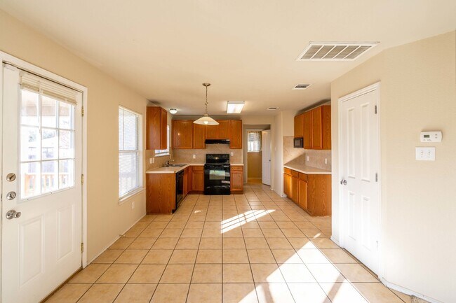 Building Photo - 4919 Celtic Cor