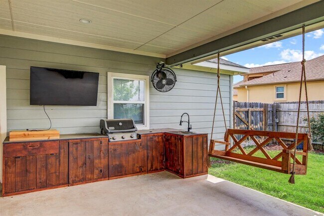 Building Photo - 109 Les Ln