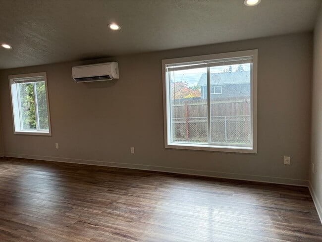 Building Photo - Charming NW Salem Home for Rent