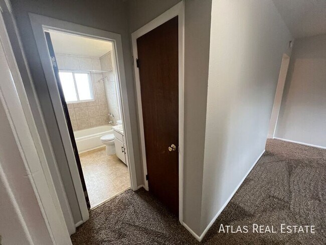 Building Photo - 4206 Forest Hill Ct