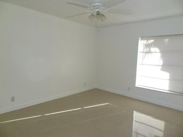 Building Photo - 460 NW 20th St