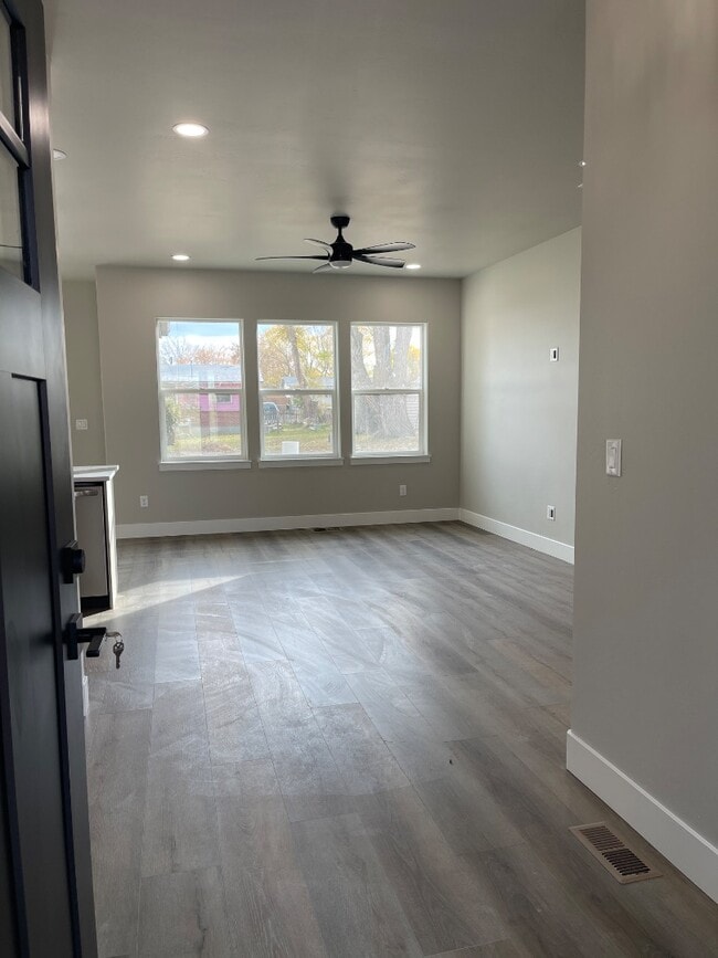 Building Photo - 2011 18th St