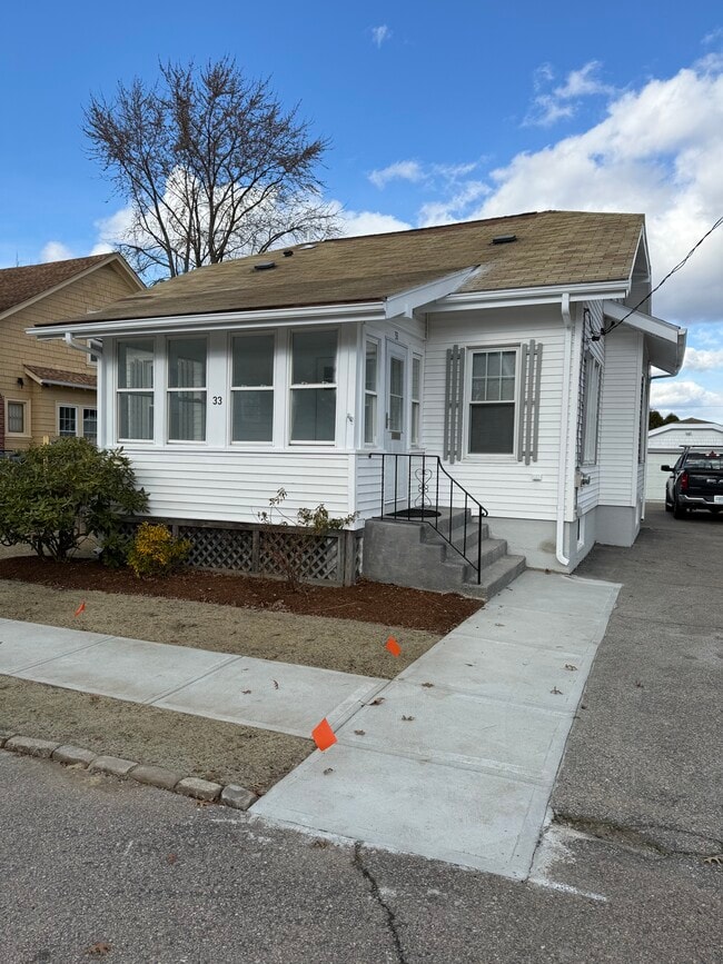 Building Photo - 33 Rosegarden St