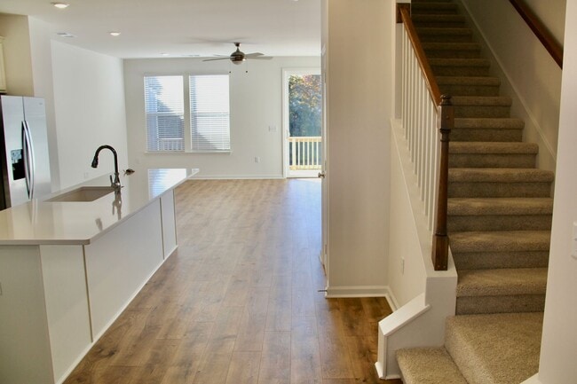 Building Photo - 464 Blair Rd