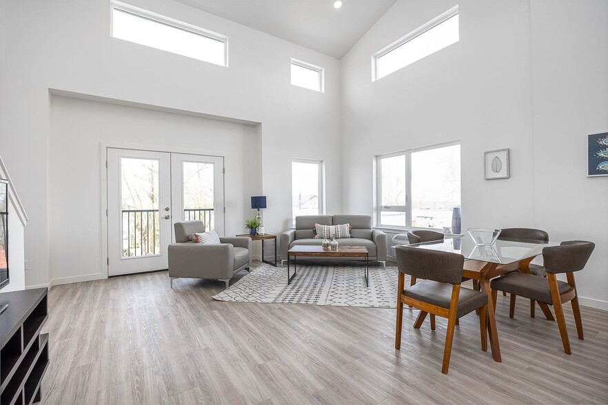 Interior Photo - Vertisee Heights