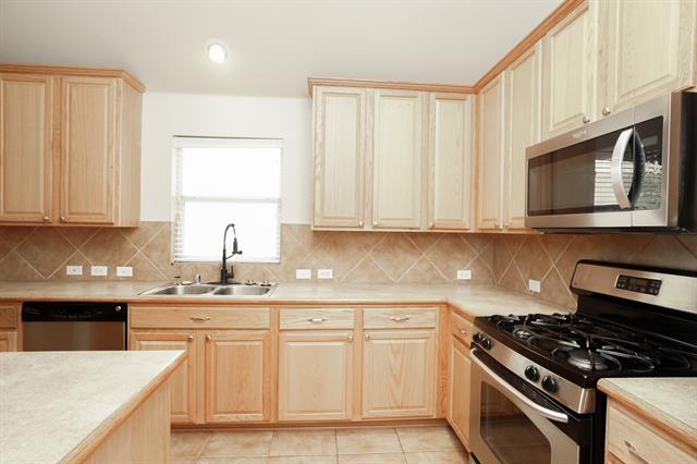Building Photo - 1424 Canary Dr