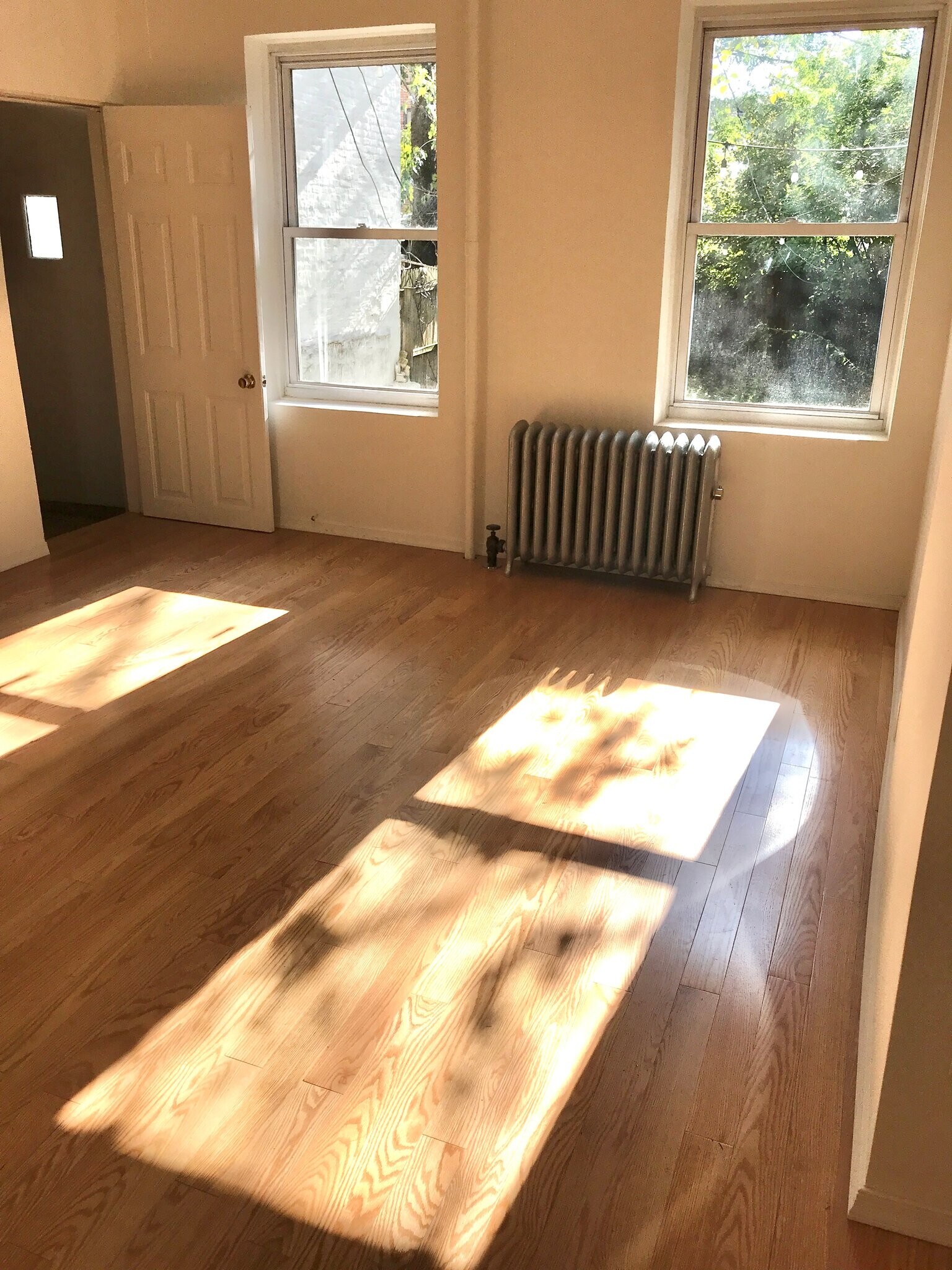 Building Photo - 196 W 9th St